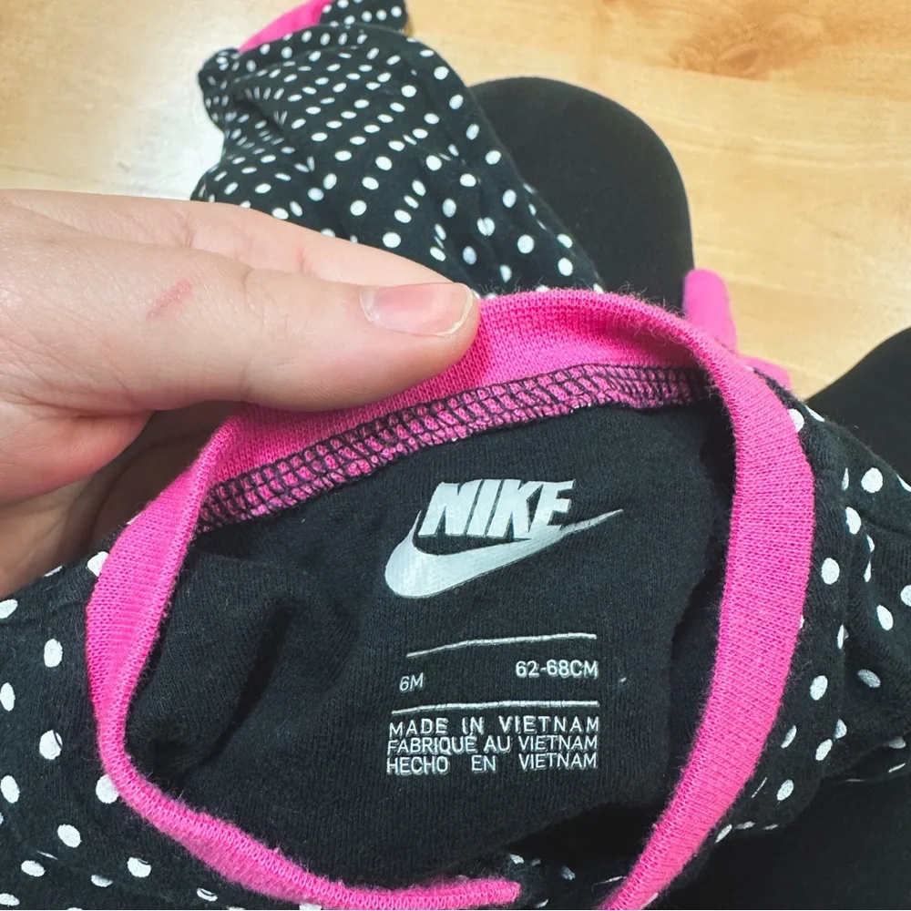 Nike Black & Pink Polka Dot Snap Closure Cotton Footie Pajamas Size 6M